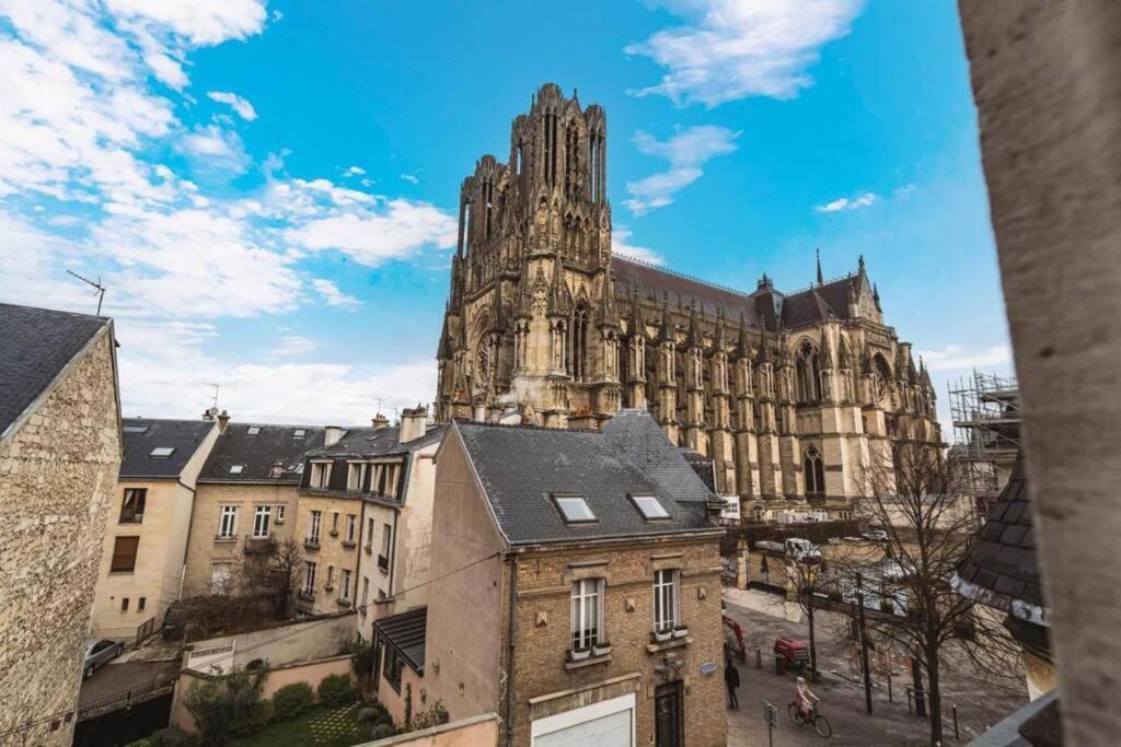 Apartmán Bulle, Vue Cathedrale Incroyable Remeš Exteriér fotografie